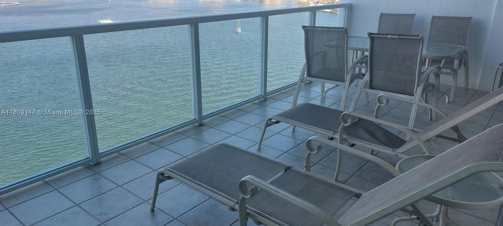 MARINA BAY CLUB CONDO HOT - Residential