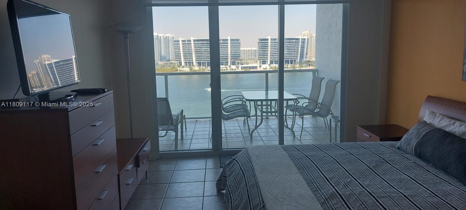 MARINA BAY CLUB CONDO HOT - Residential