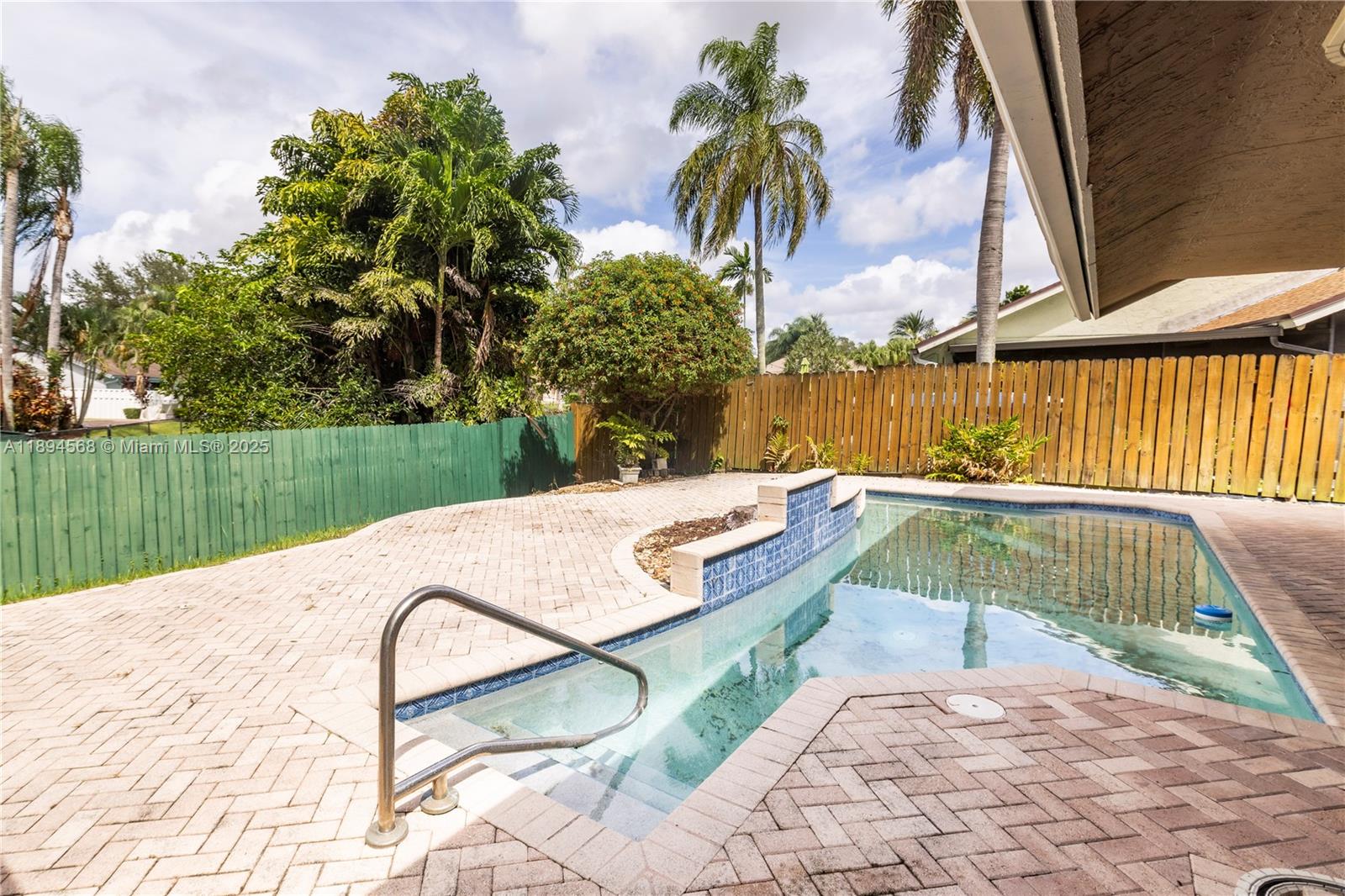 COUNTRY ADDRESS - Residential Lease