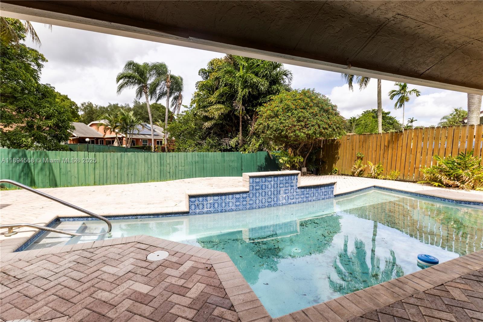 COUNTRY ADDRESS - Residential Lease