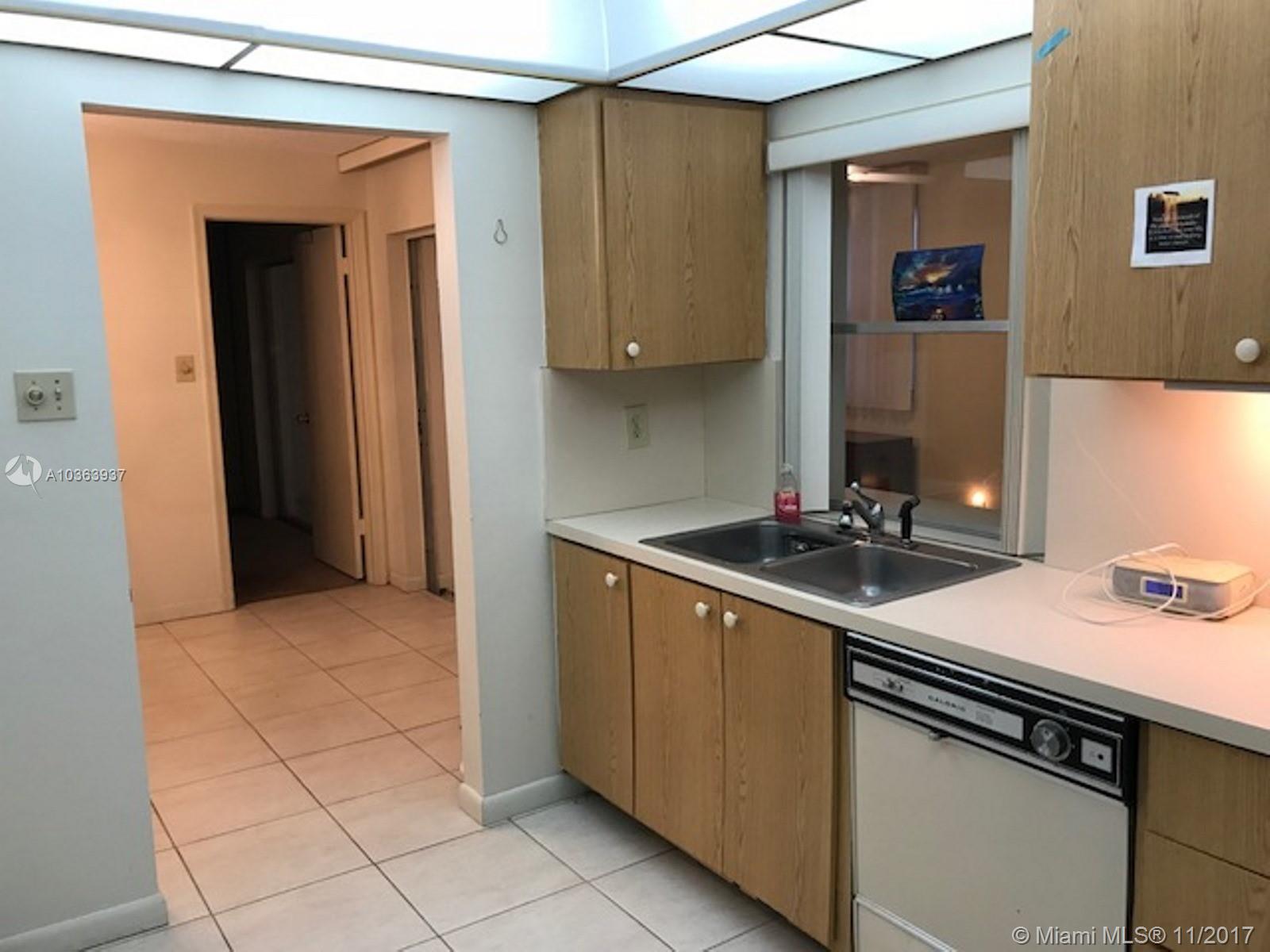 LAUDERDALE WEST 2 SEC - Residential