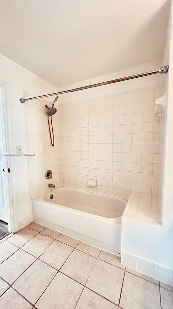 VILLAGE AT ABACOA CONDO - Residential Lease