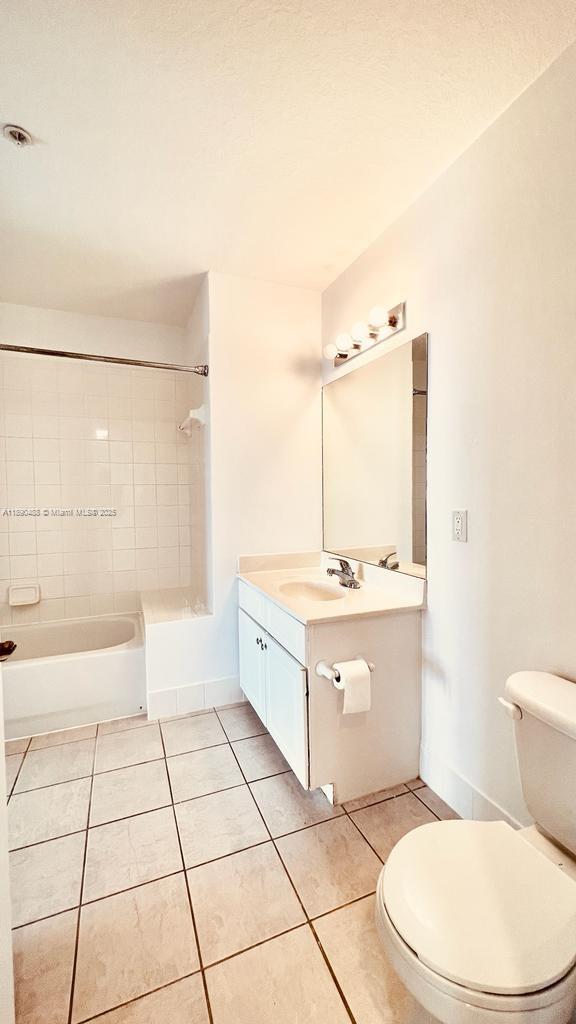 VILLAGE AT ABACOA CONDO - Residential Lease