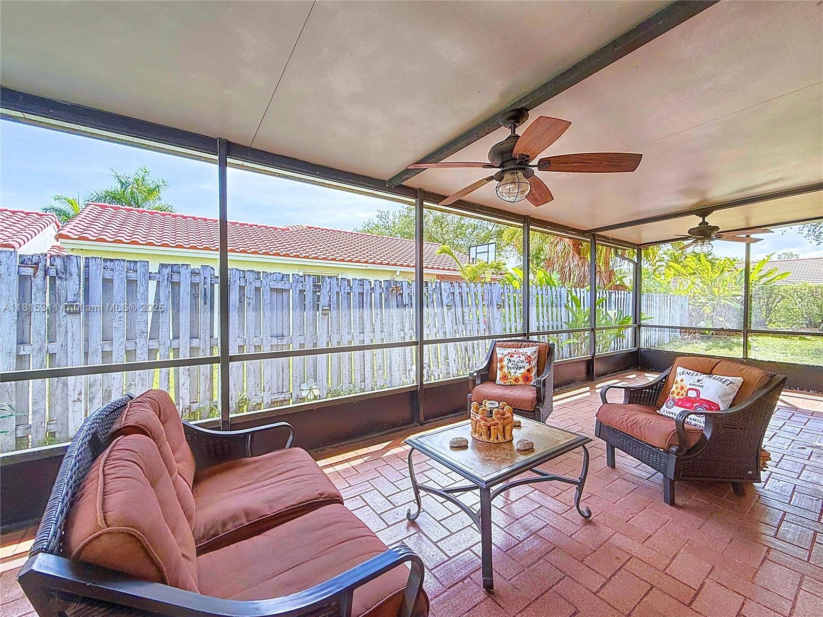 COUNTRY ISLES GARDEN HOME - Residential