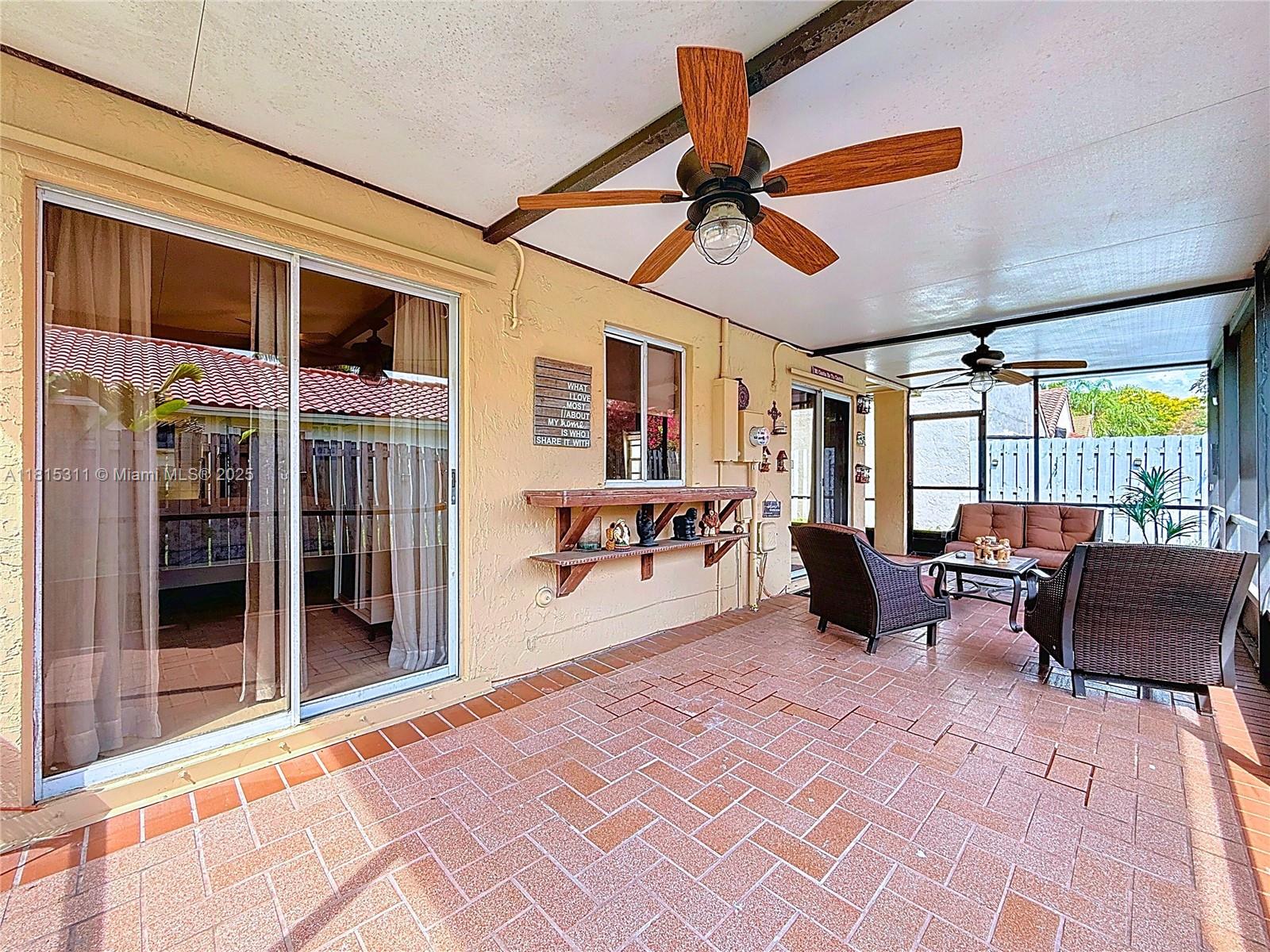 COUNTRY ISLES GARDEN HOME - Residential