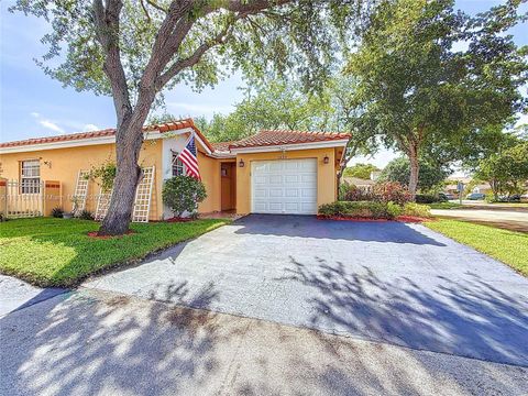 1420 Seagrape Cir Weston FL 33326