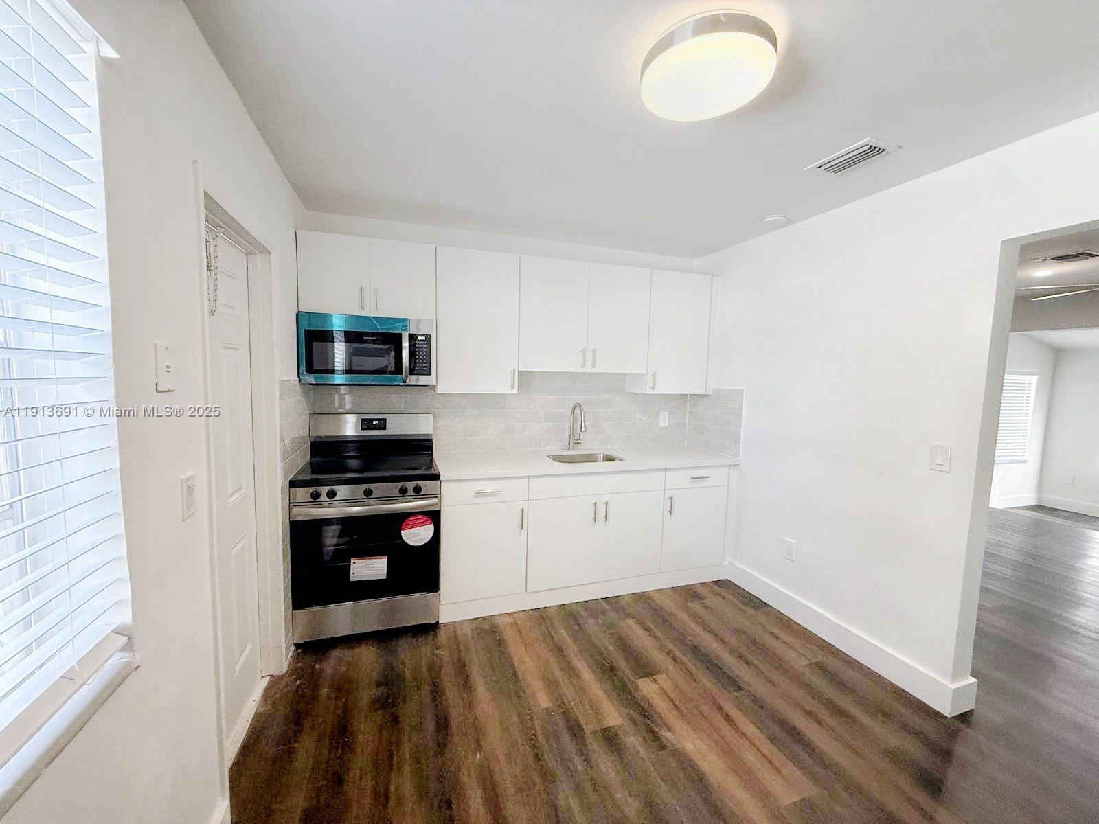 SUNSET PARK NO 2 - Residential Lease