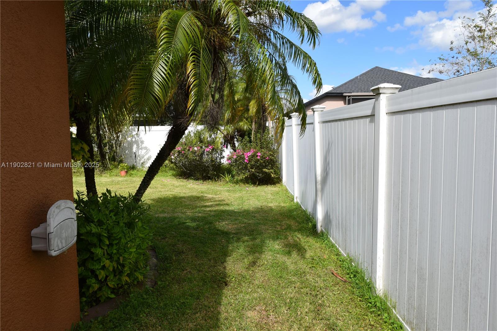 CYPRESS LAKES - Residential