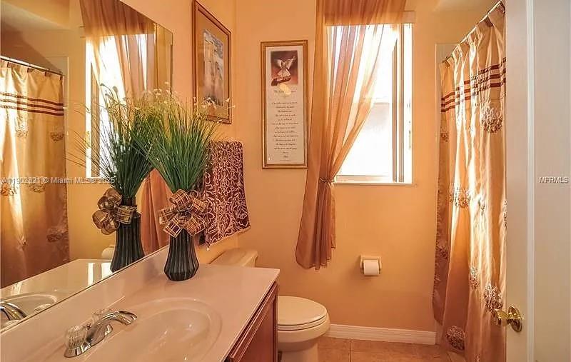 CYPRESS LAKES - Residential