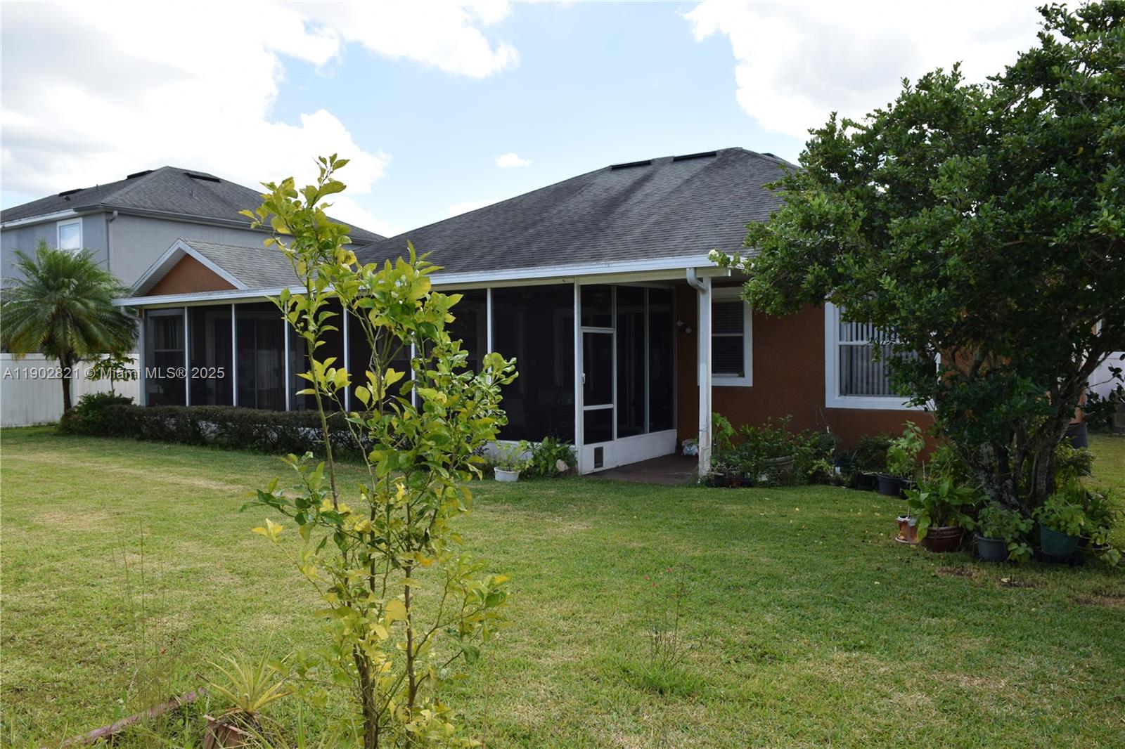 CYPRESS LAKES - Residential