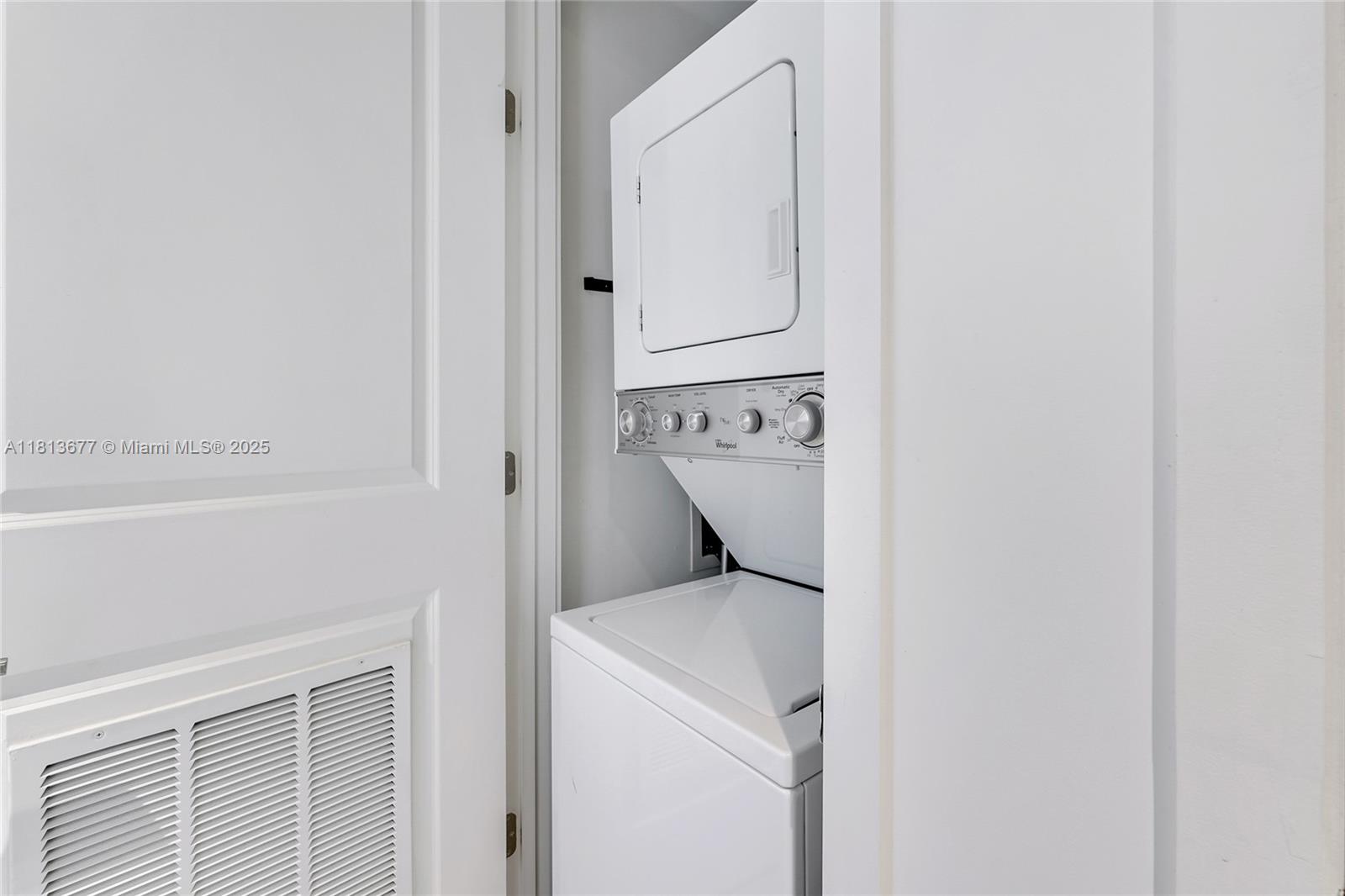 CANVAS CONDO - Residential