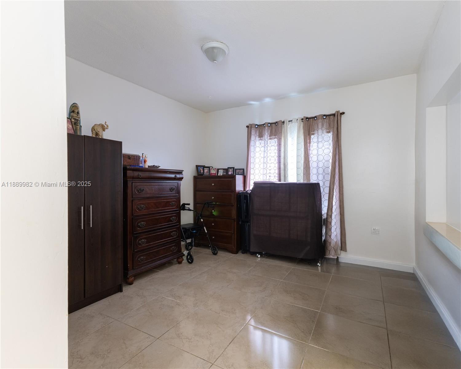 MCALLISTER TERR - Residential Income