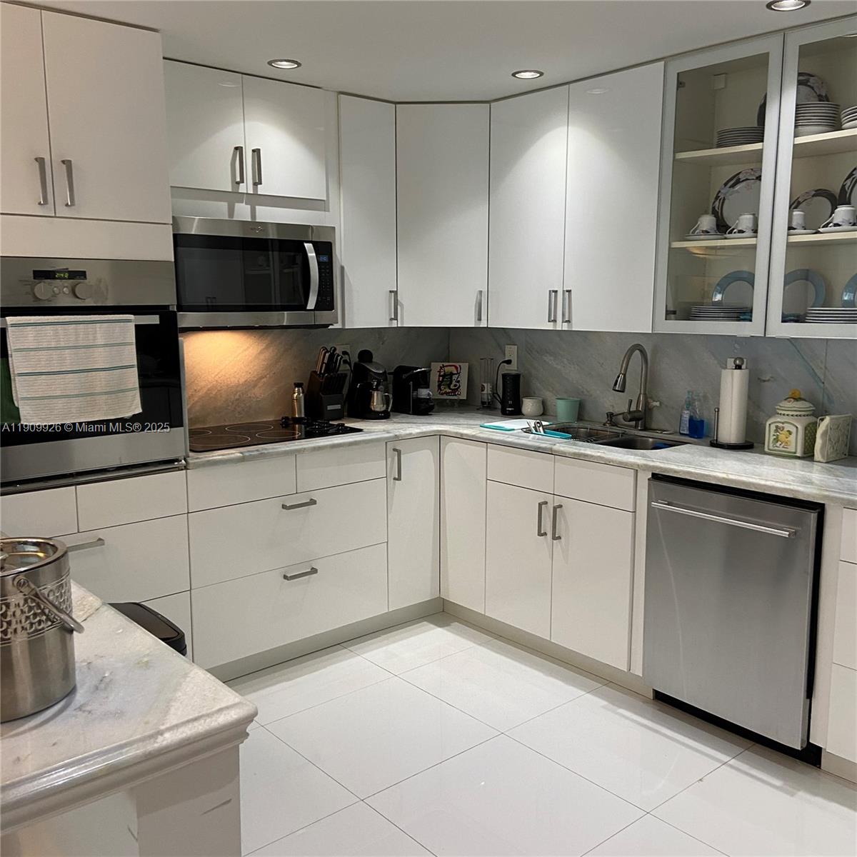 OCEANVIEW BUILDING B COND - Residential