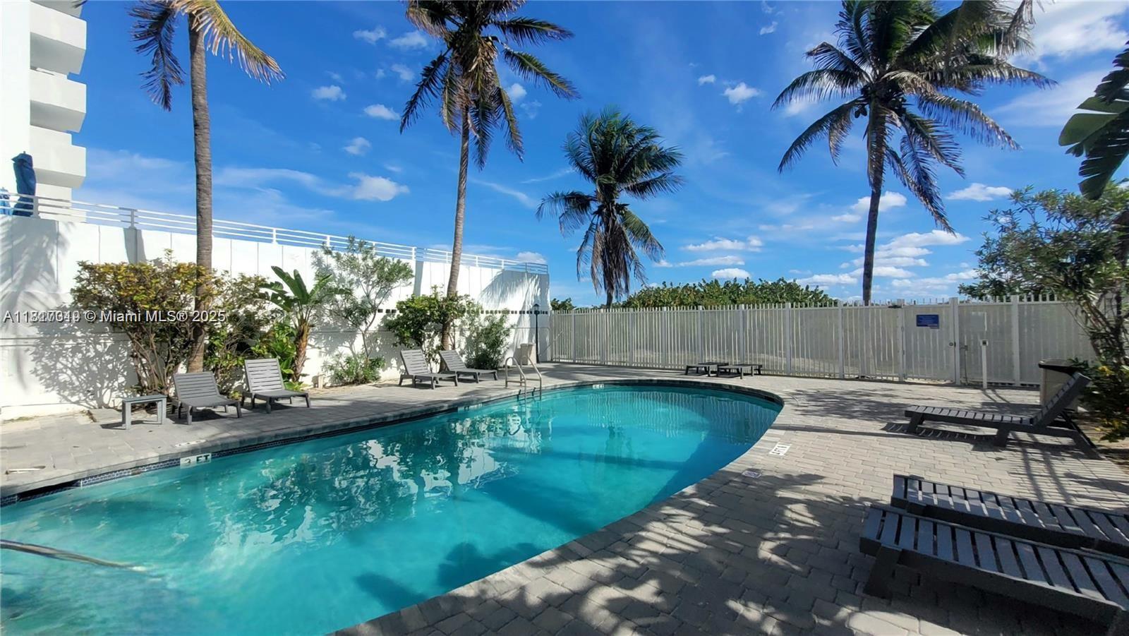 OCEAN WALK ON SOUTH BEACH - Residential