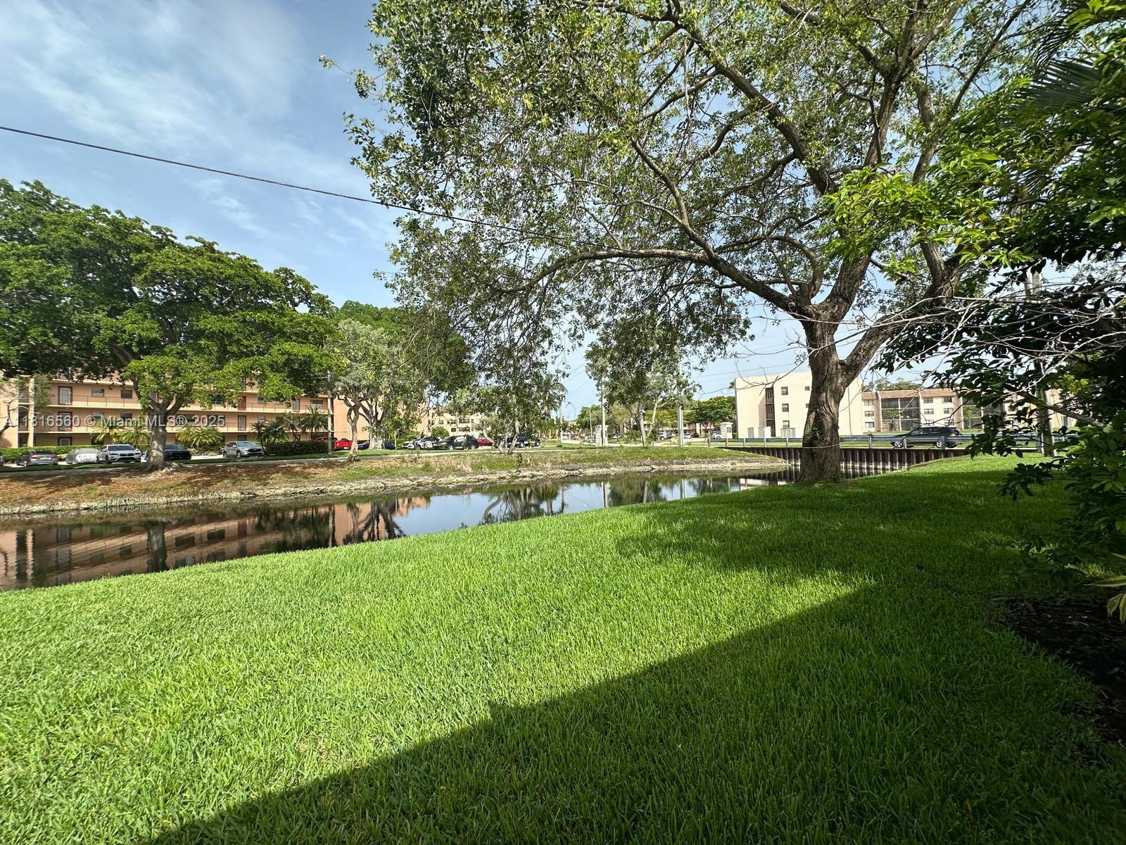 COUNTRY SQUIRE TOWNHOMES - Residential Lease