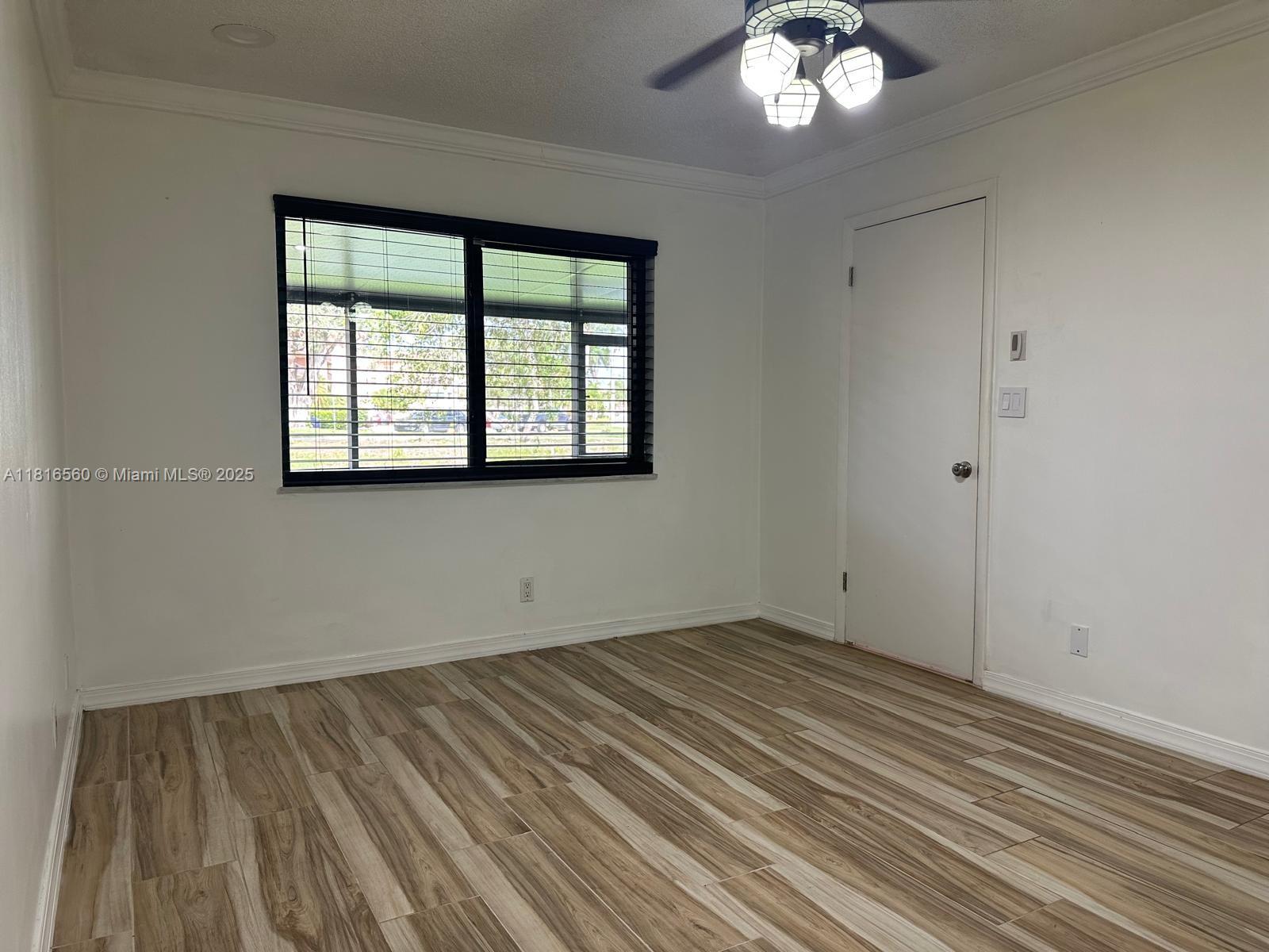 COUNTRY SQUIRE TOWNHOMES - Residential Lease