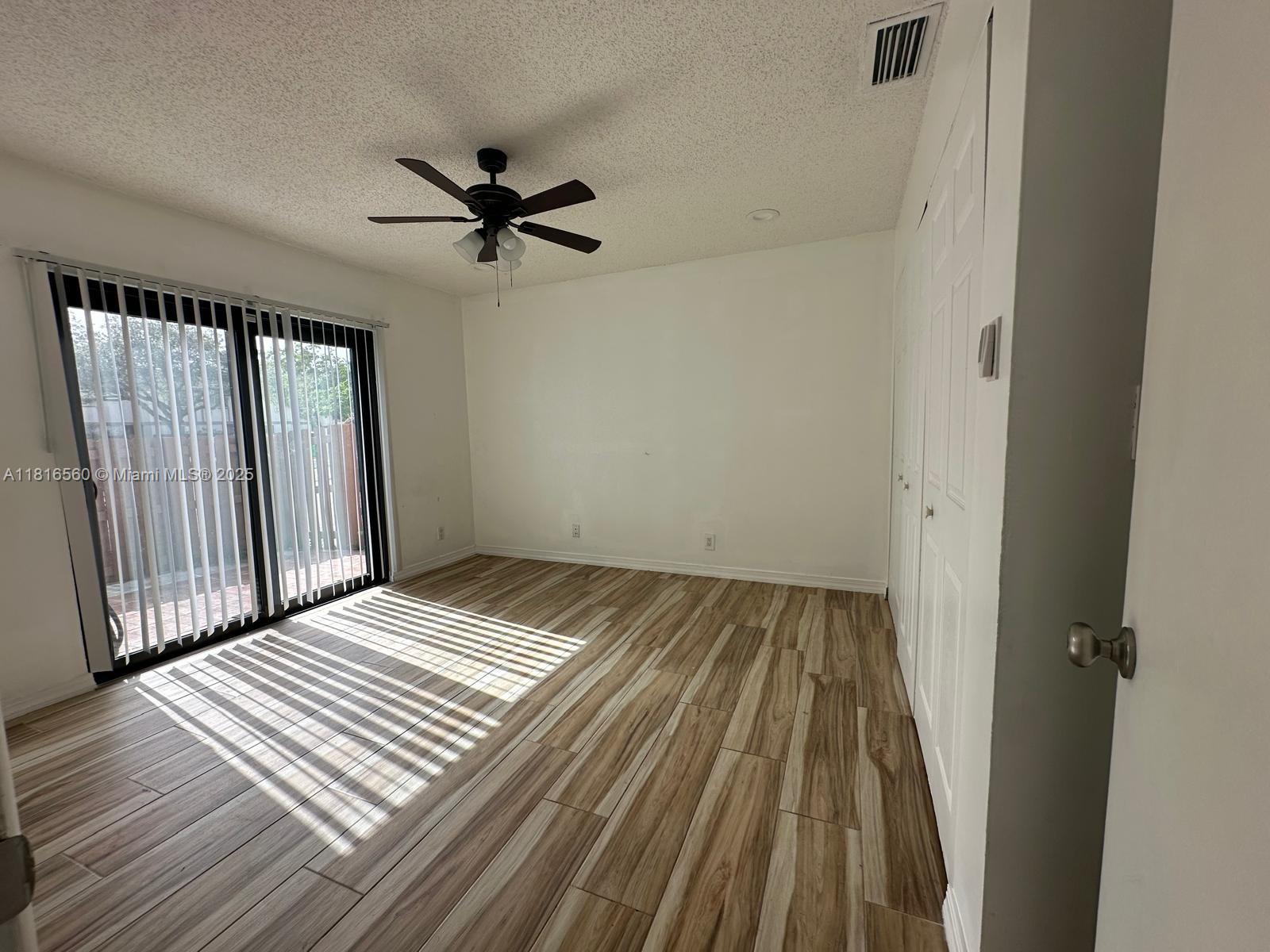 COUNTRY SQUIRE TOWNHOMES - Residential Lease