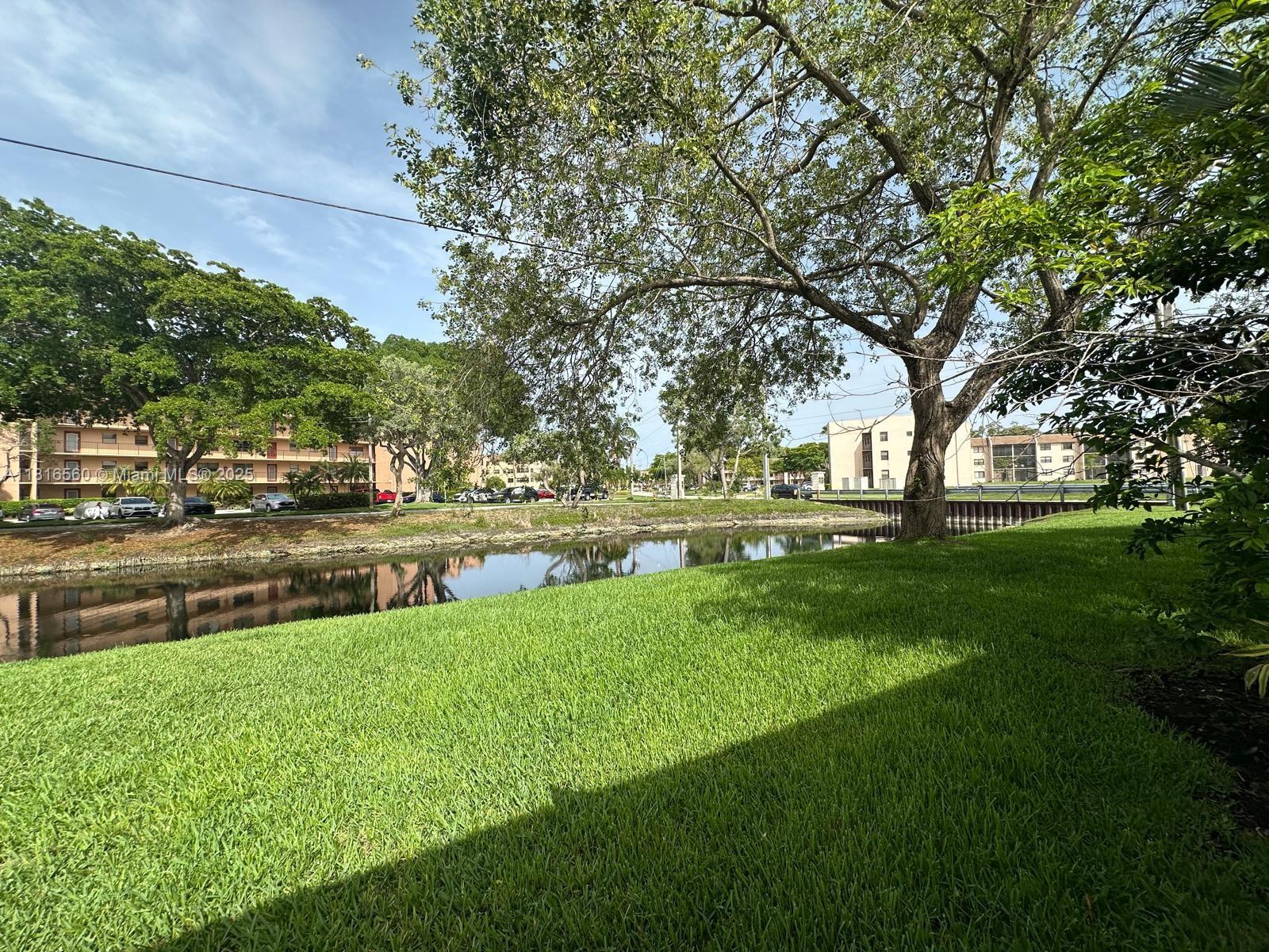 COUNTRY SQUIRE TOWNHOMES - Residential Lease
