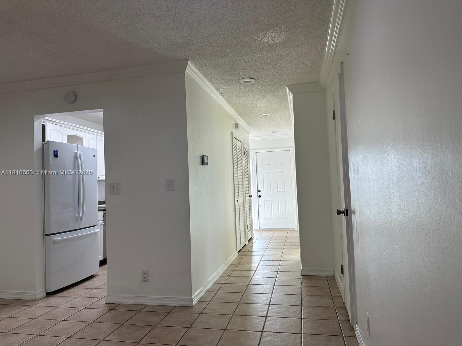 COUNTRY SQUIRE TOWNHOMES - Residential Lease
