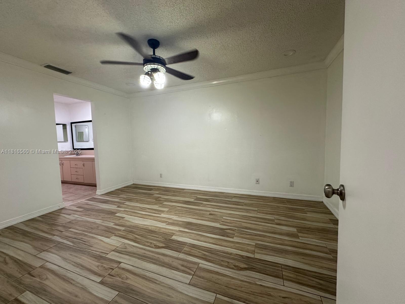 COUNTRY SQUIRE TOWNHOMES - Residential Lease