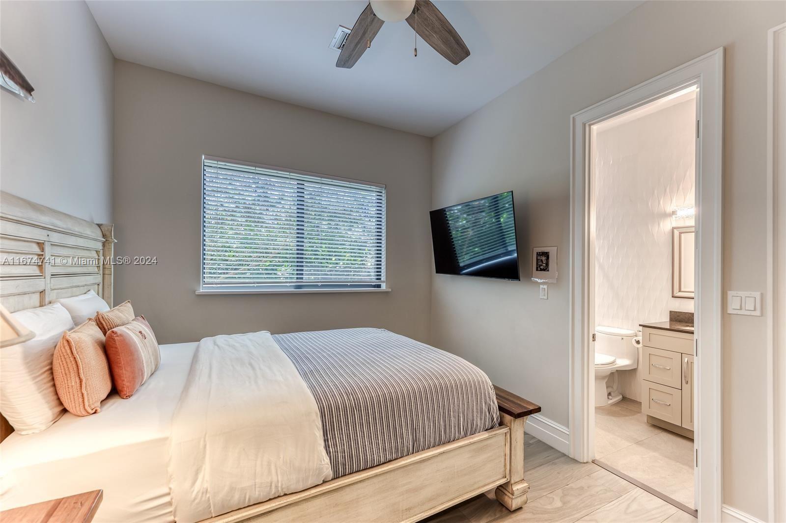 RIO VISTA ISLES - Residential