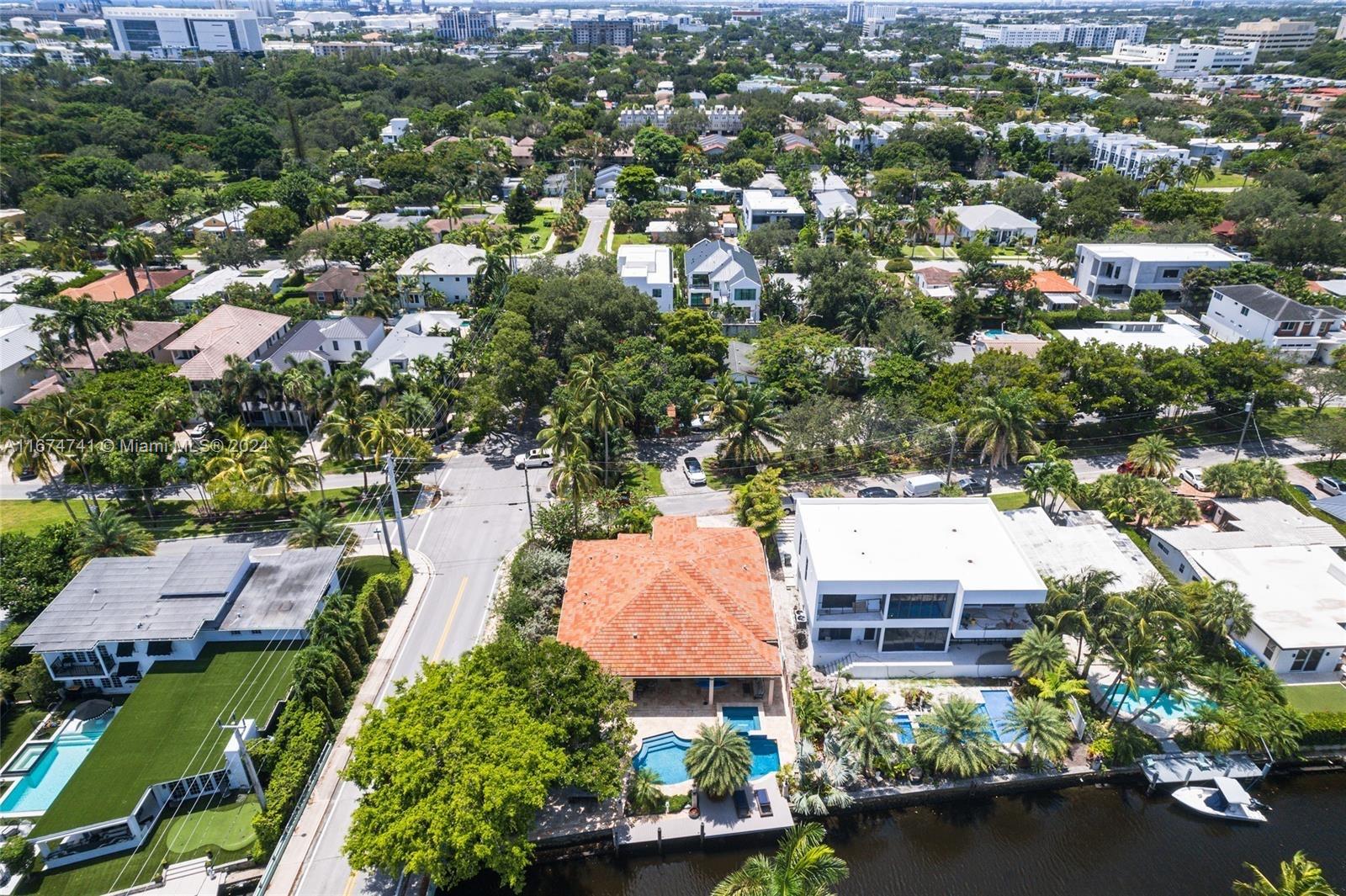 RIO VISTA ISLES - Residential