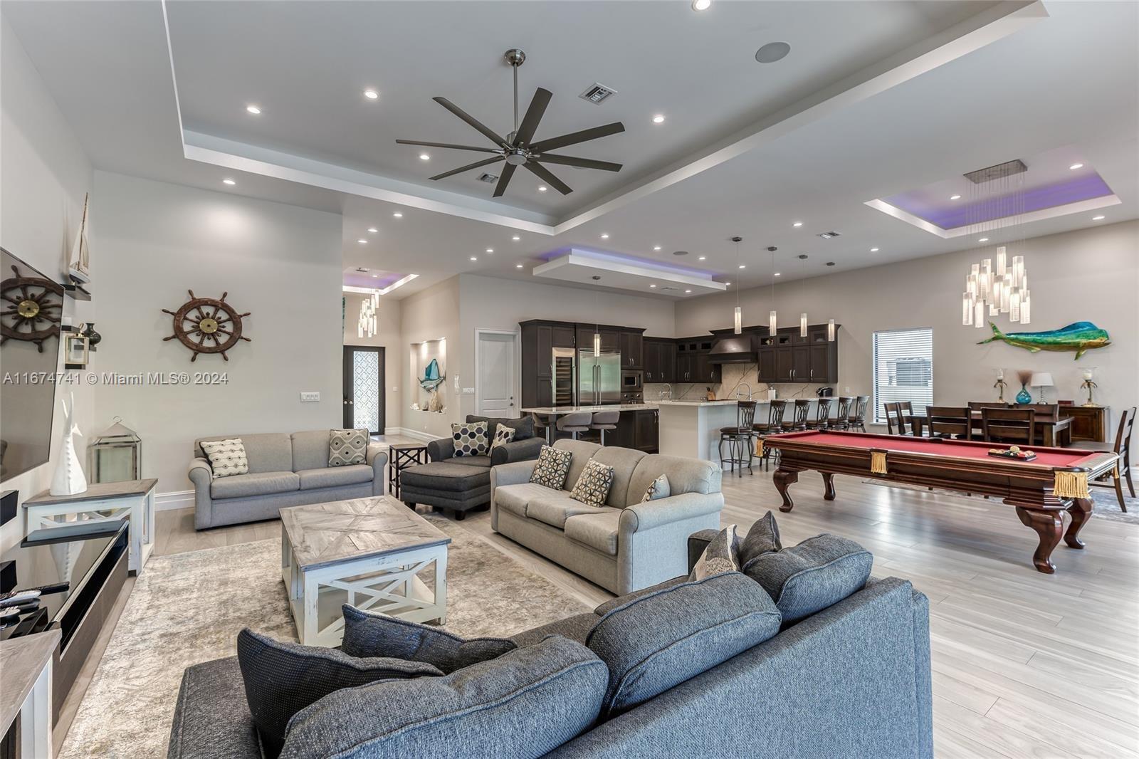 RIO VISTA ISLES - Residential