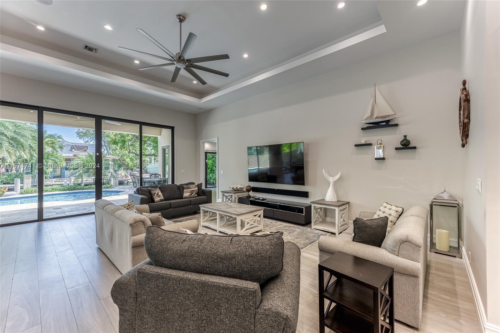 RIO VISTA ISLES - Residential