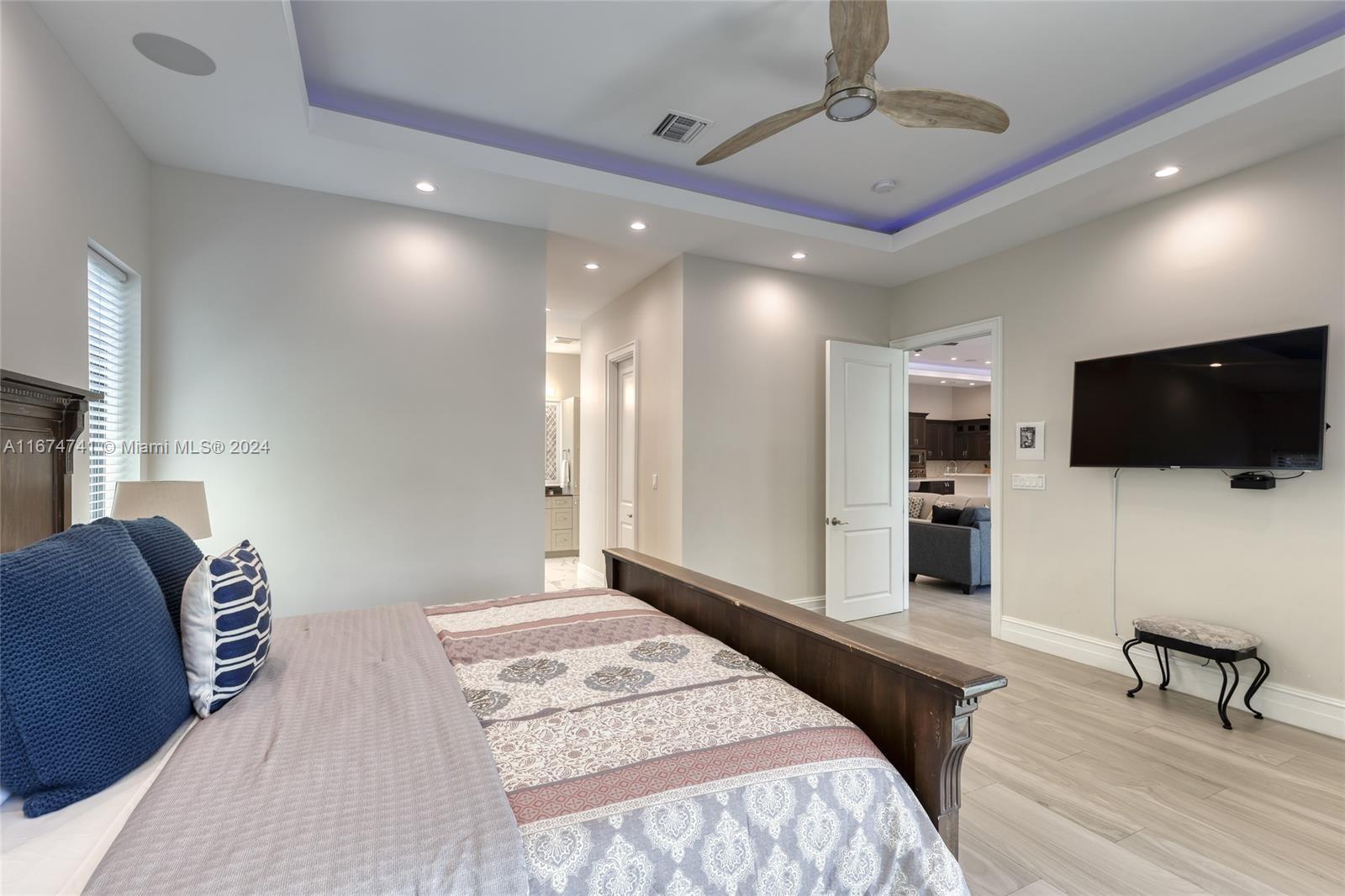 RIO VISTA ISLES - Residential