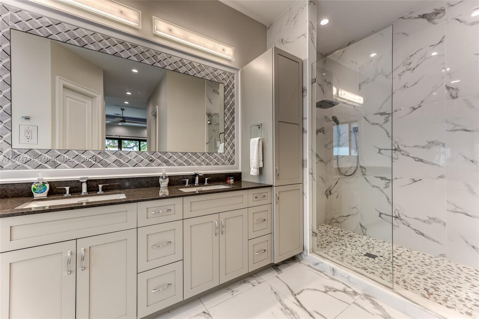 RIO VISTA ISLES - Residential