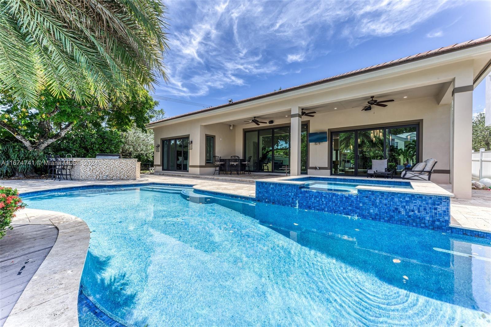 RIO VISTA ISLES - Residential