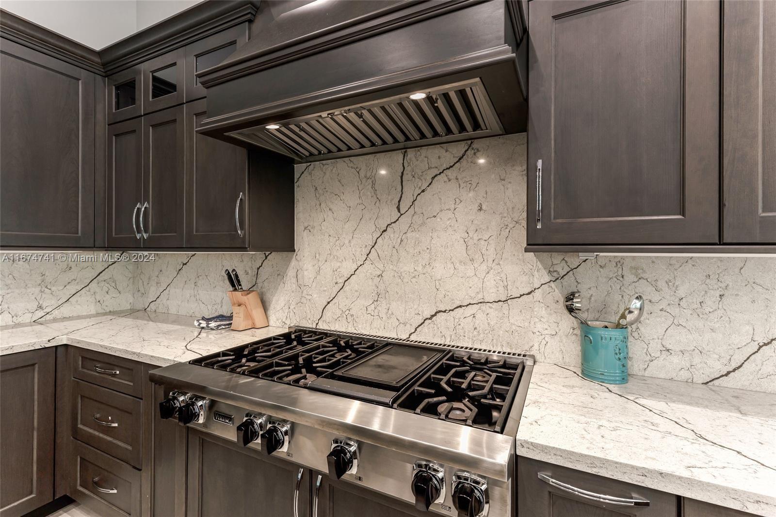 RIO VISTA ISLES - Residential