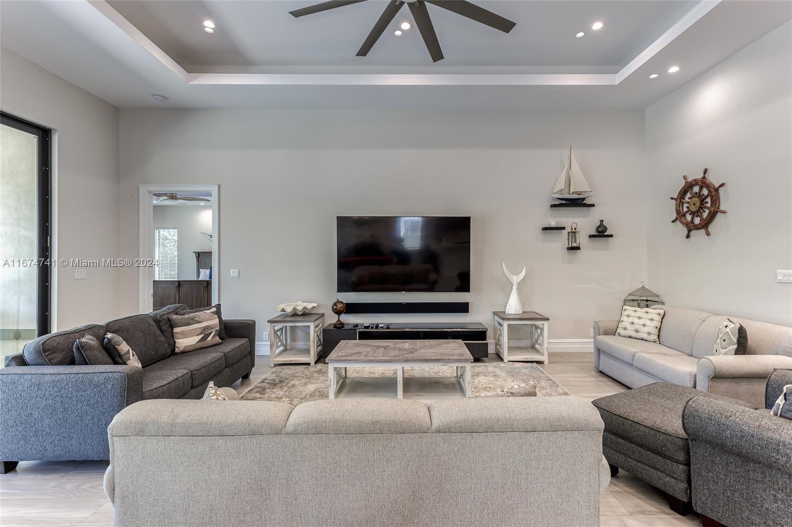 RIO VISTA ISLES - Residential