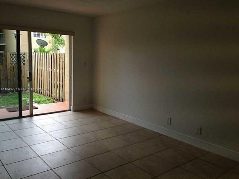 5221 Geneva Way 107