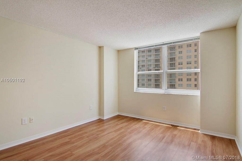 Yacht Club Brickell - Residential Lease