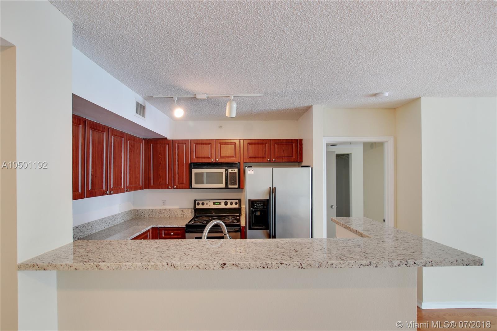 Yacht Club Brickell - Residential Lease