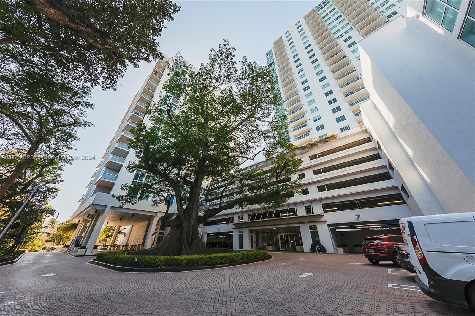 TERRAZAS RIVERPARK VILLAG - Residential Lease