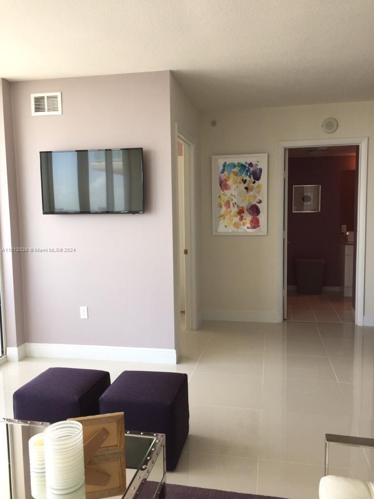 TERRAZAS RIVERPARK VILLAG - Residential Lease