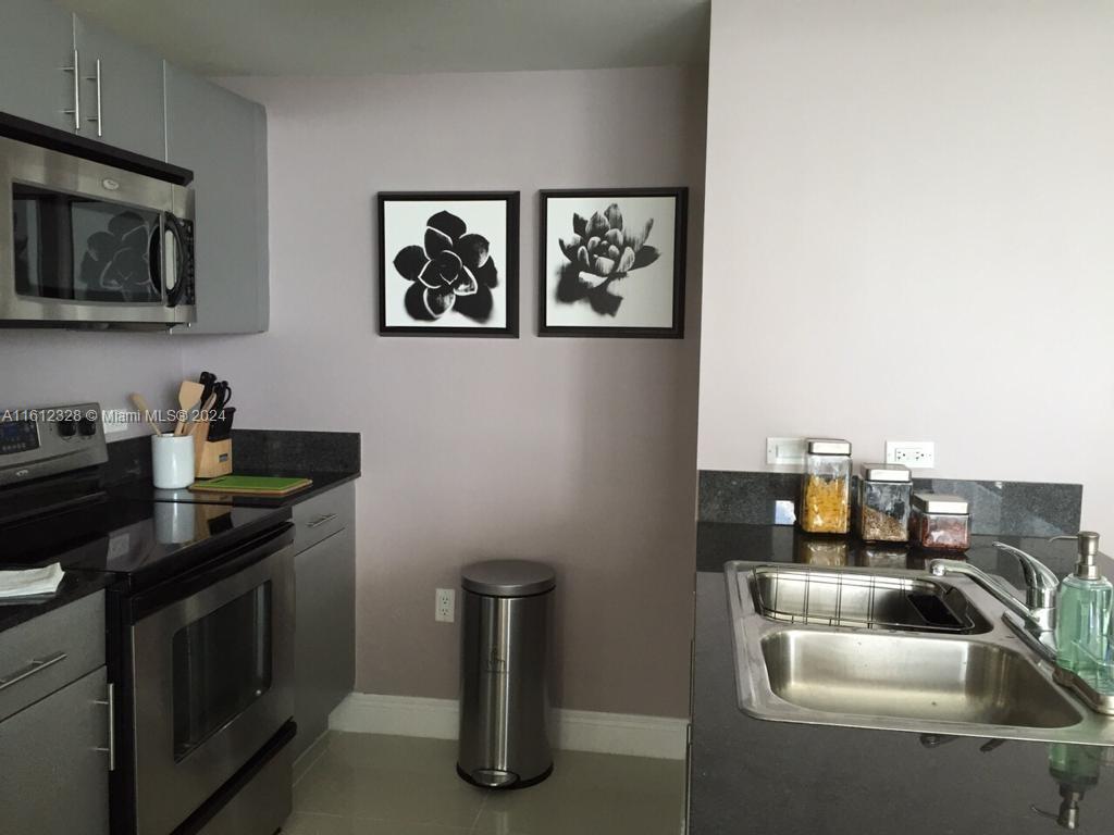 TERRAZAS RIVERPARK VILLAG - Residential Lease