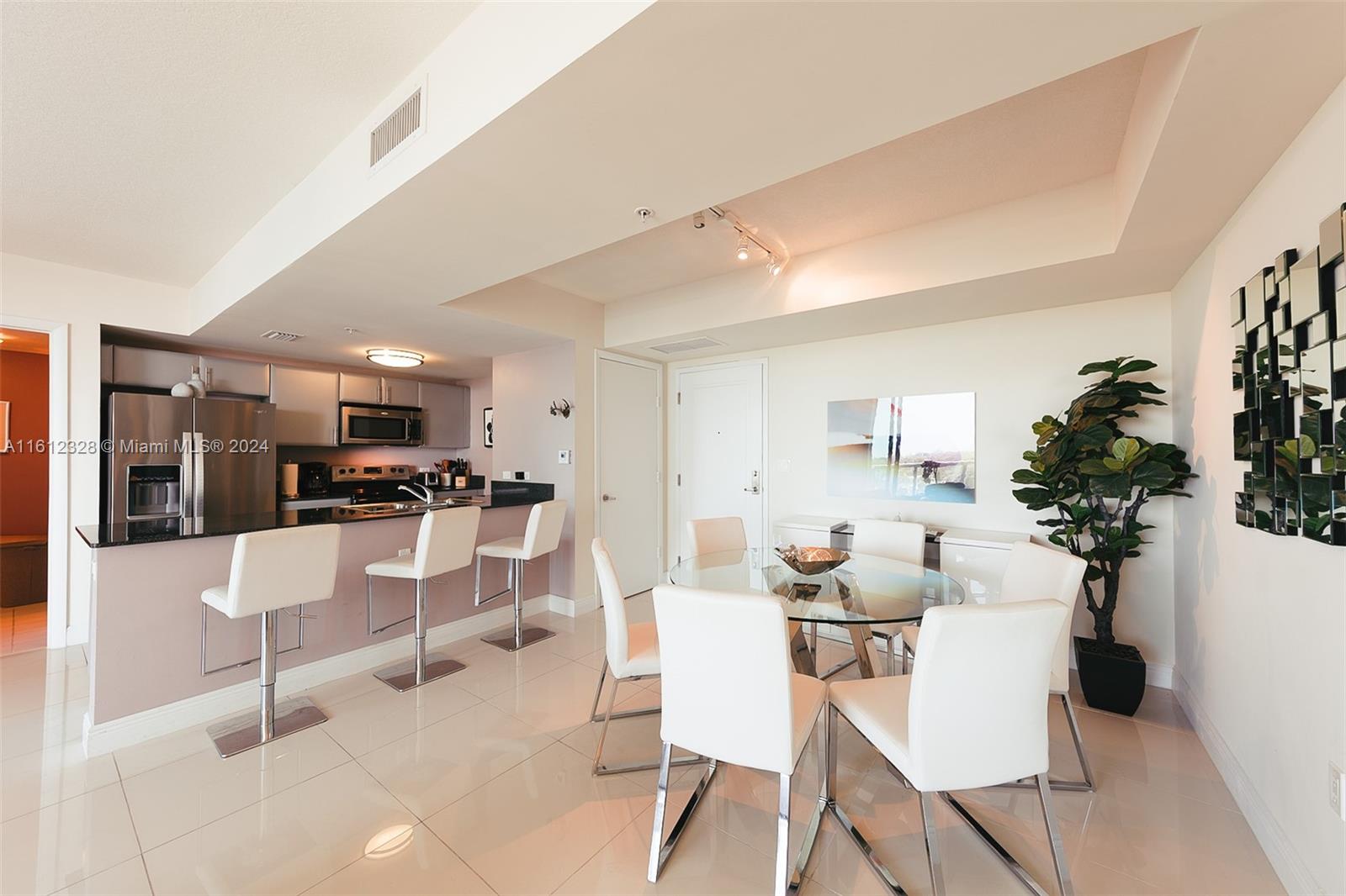 TERRAZAS RIVERPARK VILLAG - Residential Lease