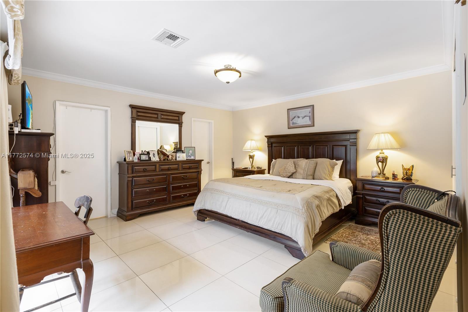 BAY HEIGHTS - Residential