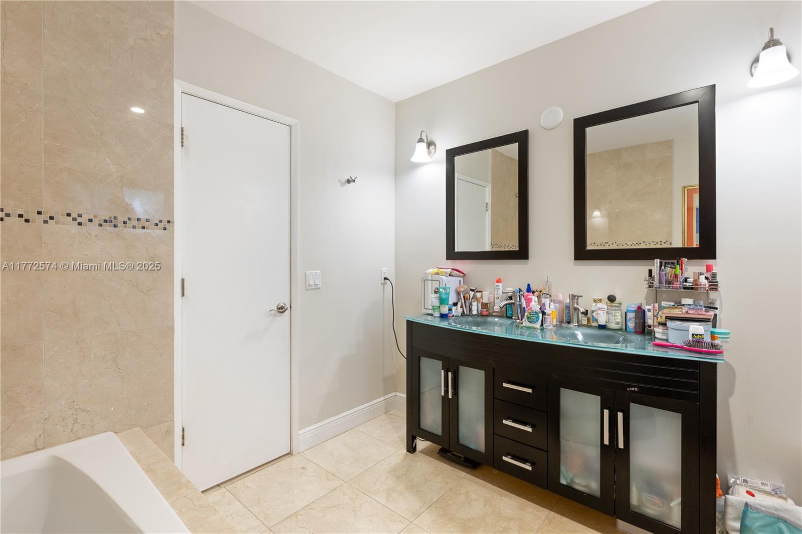 BAY HEIGHTS - Residential