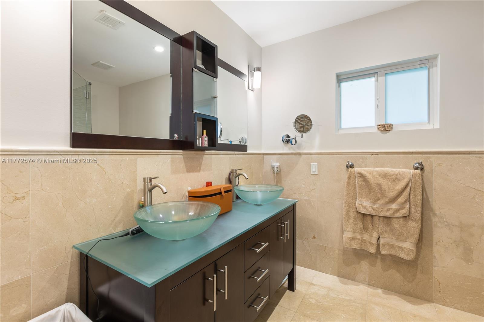 BAY HEIGHTS - Residential