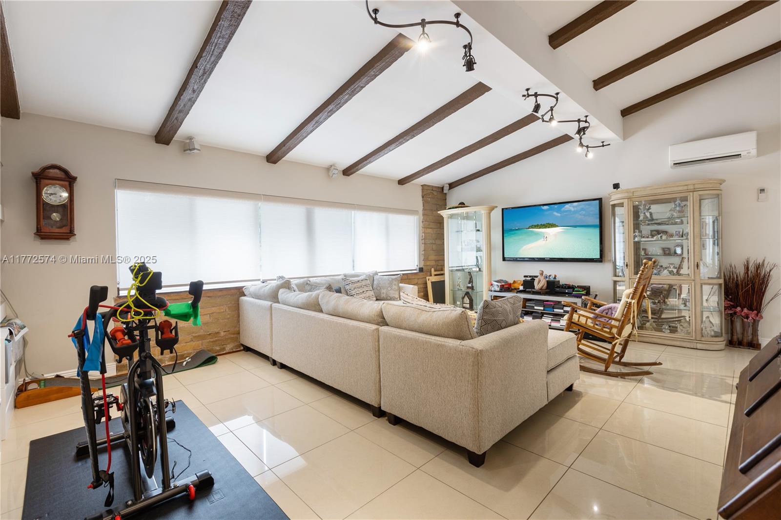BAY HEIGHTS - Residential