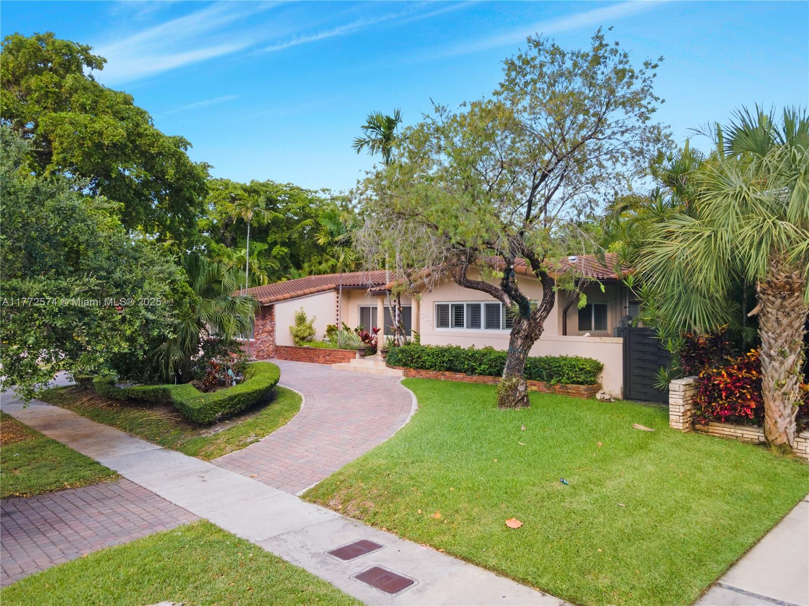 BAY HEIGHTS - Residential