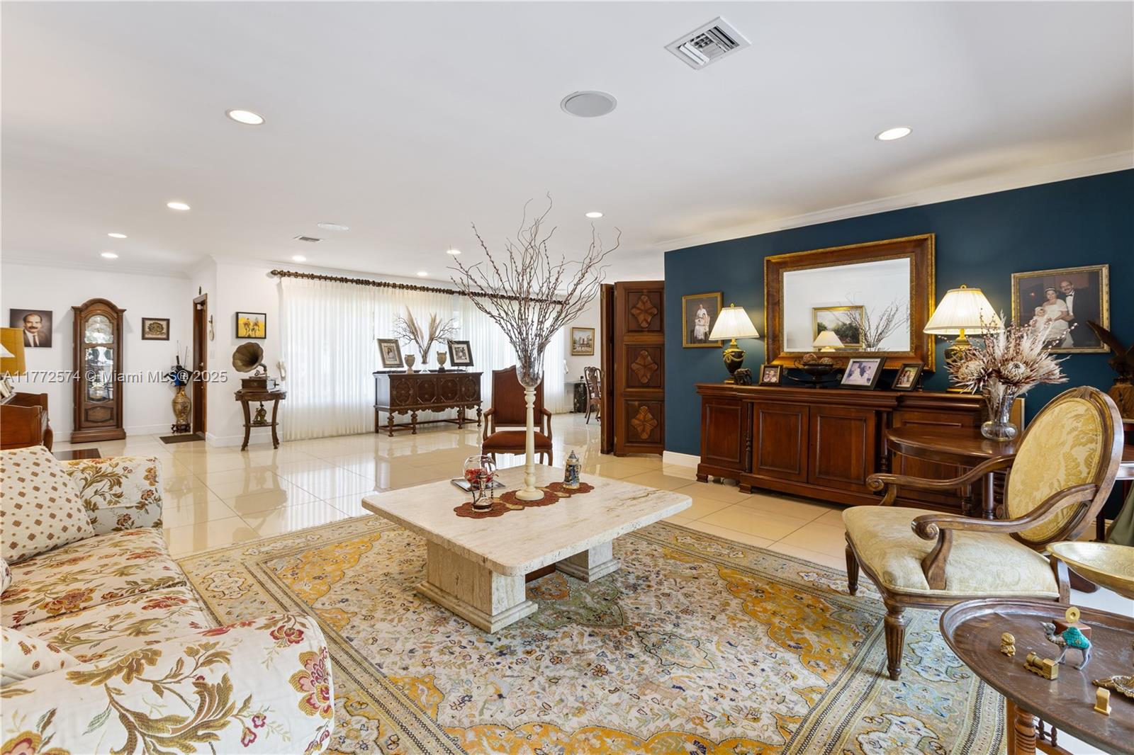 BAY HEIGHTS - Residential