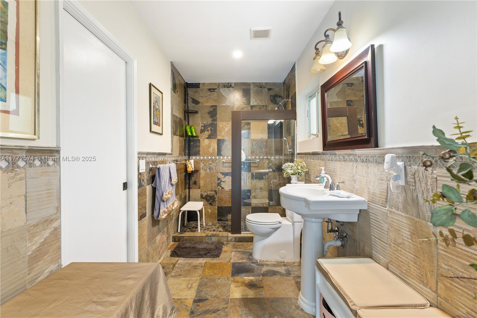 BAY HEIGHTS - Residential