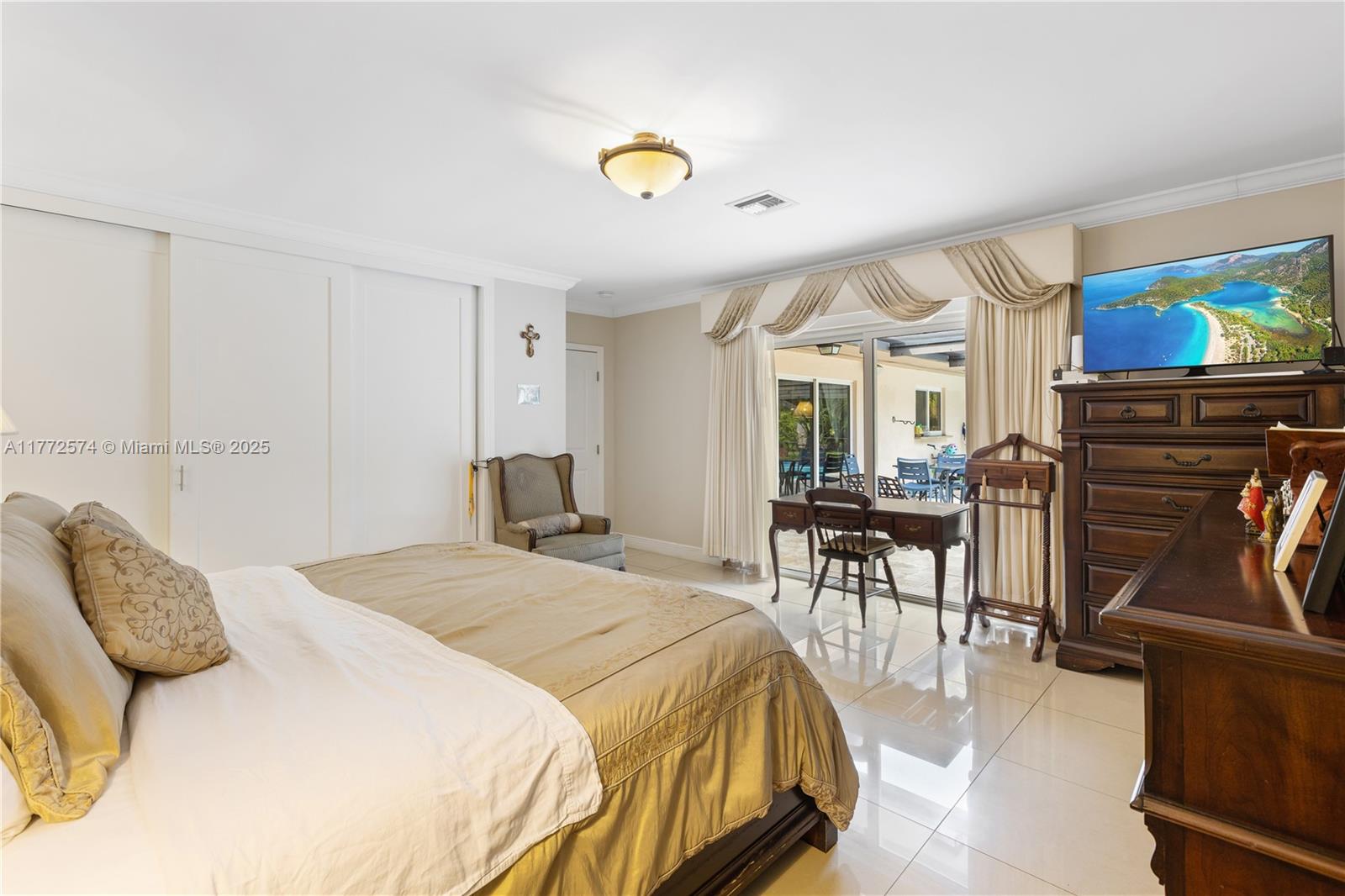 BAY HEIGHTS - Residential