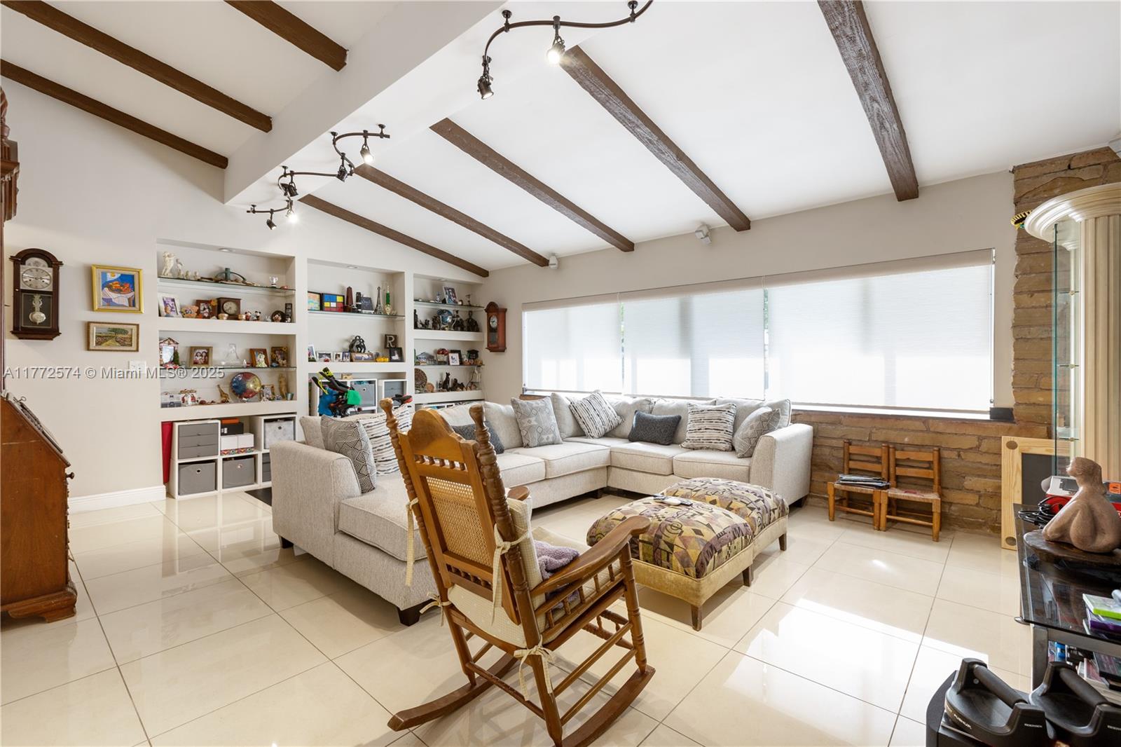 BAY HEIGHTS - Residential