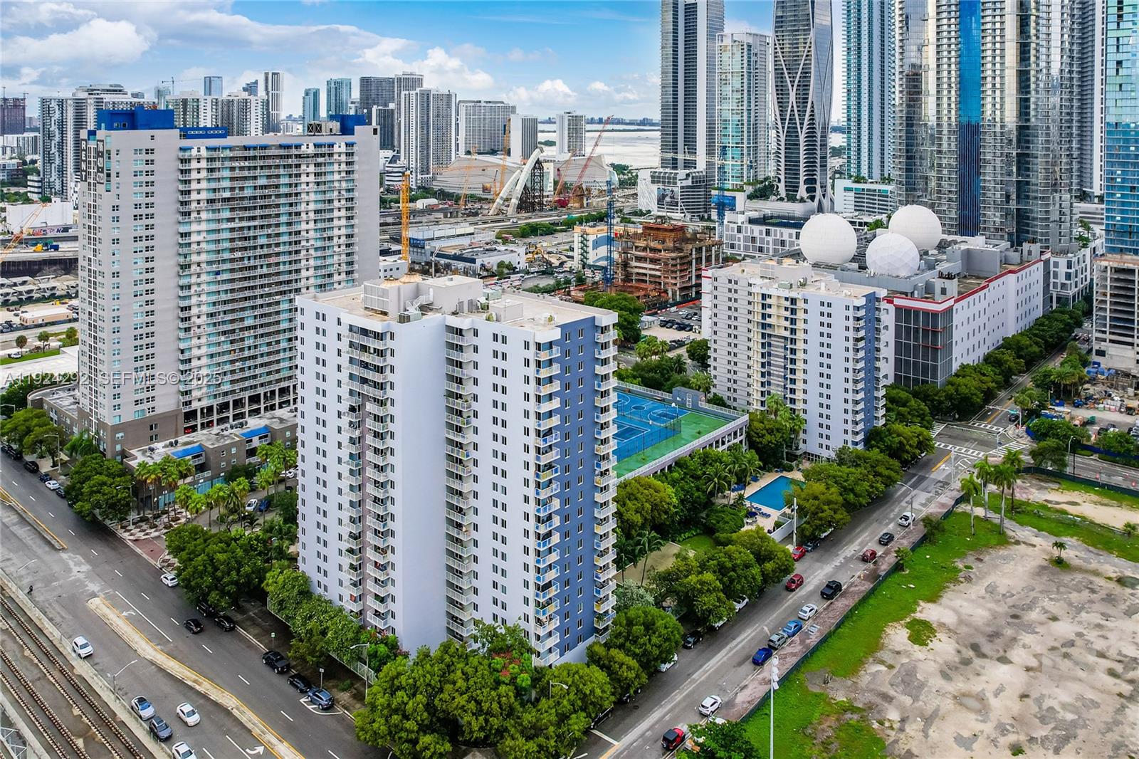 MADISON DOWNTOWN CONDO - Residential